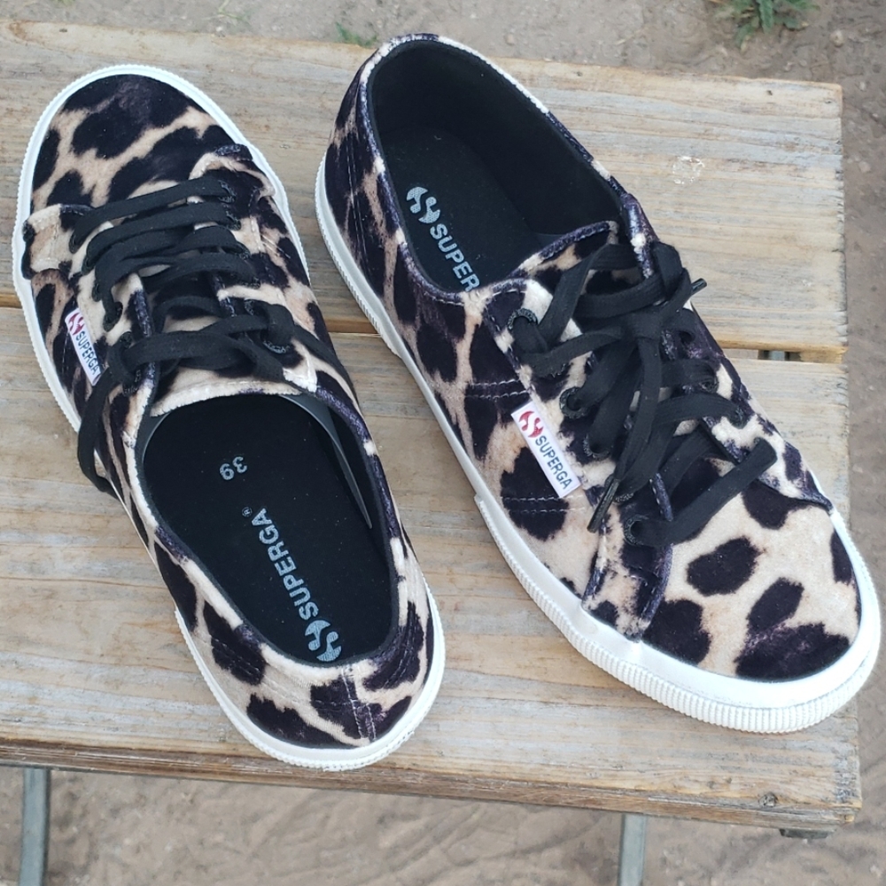 Shoes - Picture 4 of 4